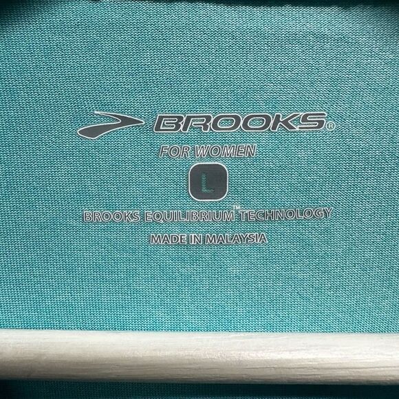 Brooks Women’s Size Large Live Love Run Athletic Shirt Blue Short Sleeve NWT - Picture 3 of 5